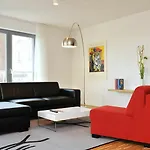 Grimm's Mitte 3*