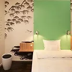 Grimm's Mitte 3*