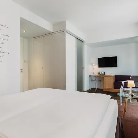 Grimm's Mitte Hotell 3*
